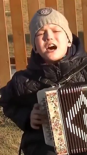 Ко Дню Рыбака! Мальчишка жжёт. Песня про рыбалку #рыбалка #рыбак #рыба #праздник смотреть онлайн