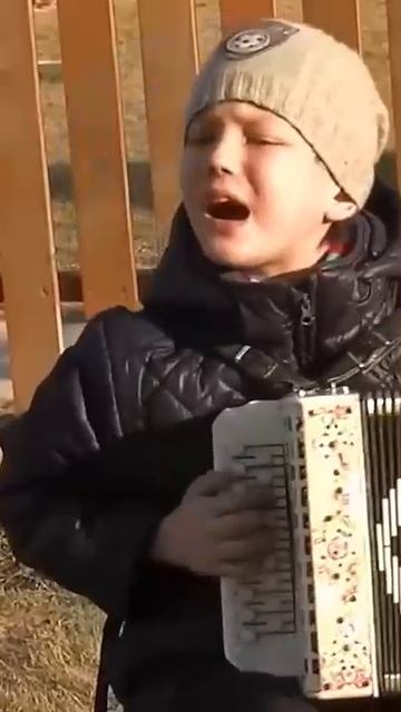 Ко Дню Рыбака! Мальчишка жжёт. Песня про рыбалку #рыбалка #рыбак #рыба #праздник смотреть онлайн