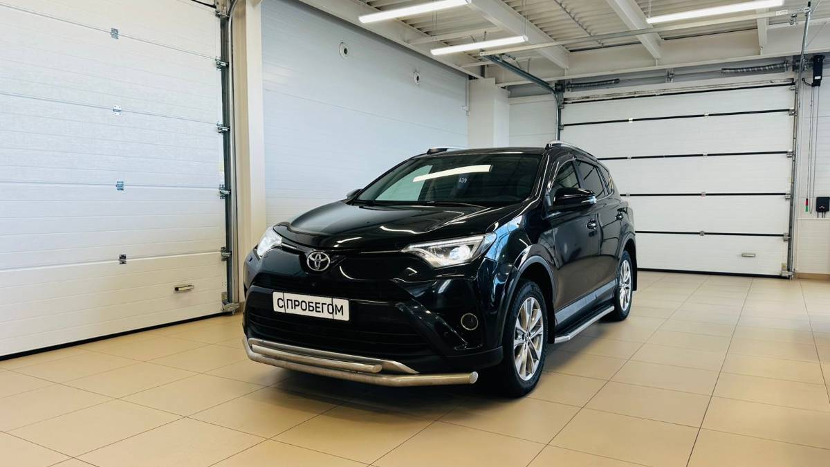 Toyota RAV4, 2015 год