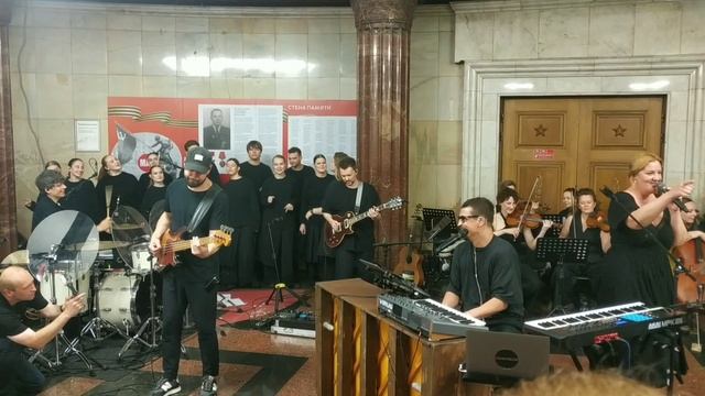 Музыка в метро. Антон Беляев, группа Therr Maitz и проект LAB. Белая ночь. смотреть онлайн