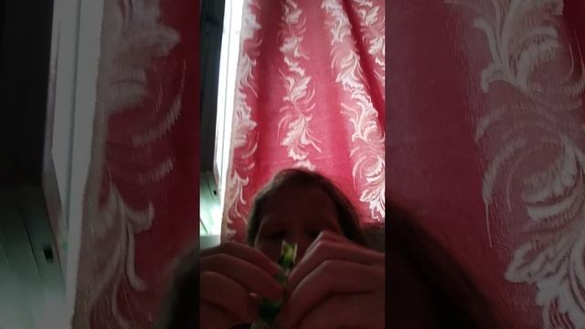 ем конфетки 😋😉🙂 смотреть онлайн