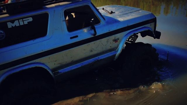 Могучий вездеход Traxxas Trx4 Летняя грязь смотреть онлайн