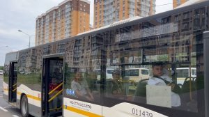 Автобус НефАЗ-5299-40-52 следует по маршруту 1225A ”м. Новокосино - Школа(Вертолётная ул.)”