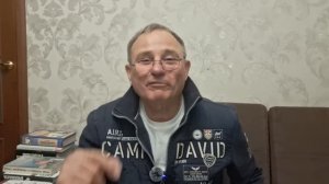 Крикун отвечает на комментарии.