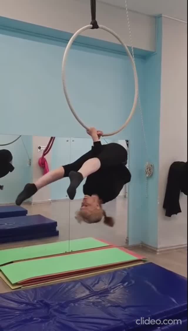 Главное - не бояться упасть. Ну, и маты подложить (из серии ПУСТЯК!.. МНЕ 47 ВСЕГО!..)