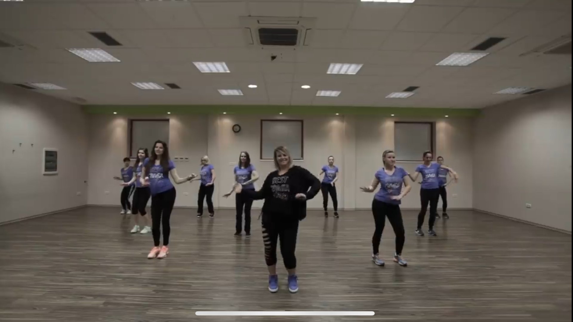 DESPACITO - Zumba With Meta