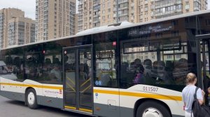 Автобус НефАЗ-5299-31-52 следует по маршруту 1232 ”Школа(Вертолётная ул.) - м. Выхино”