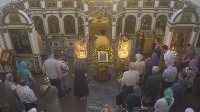 Запись трансляции 13 июля 8:40. Часы. Литургия смотреть онлайн