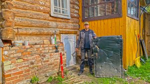 Ремонт продолжается: заменил дырявую дверь. Сад снова потребовал внимание