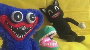 Хаги Ваги и котик Блэк мультик | играют в крокодила  Hagi Vagi and cat Black plaing