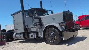 Peterbilt 389 Custom 2024