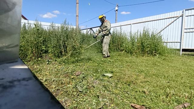 Косим траву. Сложный покос травы леской. смотреть онлайн