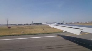 Взлет самолёта Boeing 767-300 из Ташкента, Узбекистан.