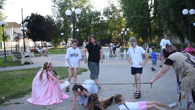 СКАЗКИ НА ТРАВЕ театрализованная игровая программа