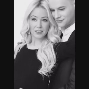 *Она того стоит*... заявка на радио...