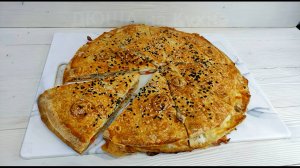 Рецепт завтрака из лаваша. Лаваш с начинкой. Закрытая пицца из лаваша.