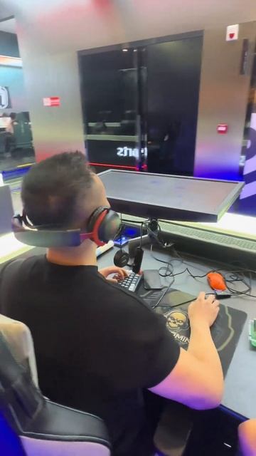 Me： ＂Why do my eyes and back hurt？＂ Also Me： смотреть онлайн