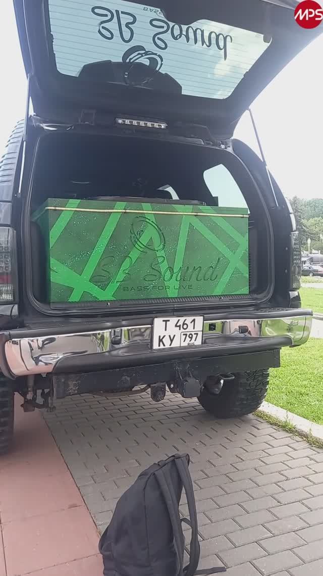 Chevrolet Tahoe звучит - большой рамный внедорожник ещё себя покажет. И смогли бы так китайцы? смотреть онлайн