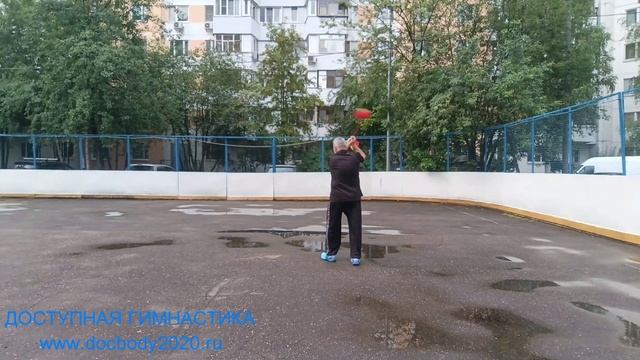 Разминка с мячами для фитнеса на верёвке (5)