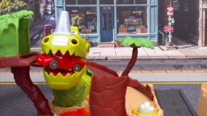 РАСПАКОВКА ДИНОЗАРА ИЗ МУЛЬТФИЛЬМА ТАЧКИ МОЛНИЯ МАККУИН