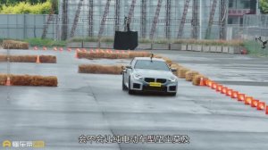 Удастся ли Xiaomi YU7 опередить дрифт-кар BMW M2