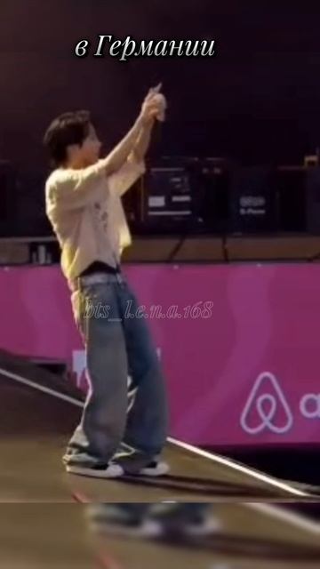 Эпизод 439 Тэхен на Weverse live показывает выступление Хосока смотреть онлайн