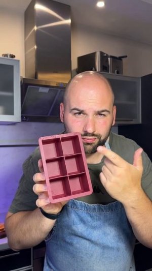 Кубики льда с ягодами и фруктами