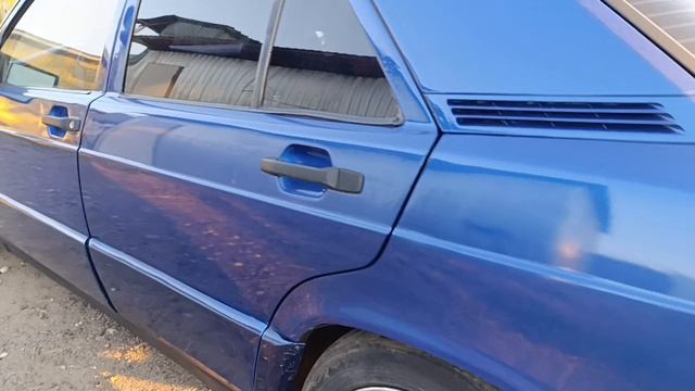 MERCEDES 190 1990г.в. 2л МКПП