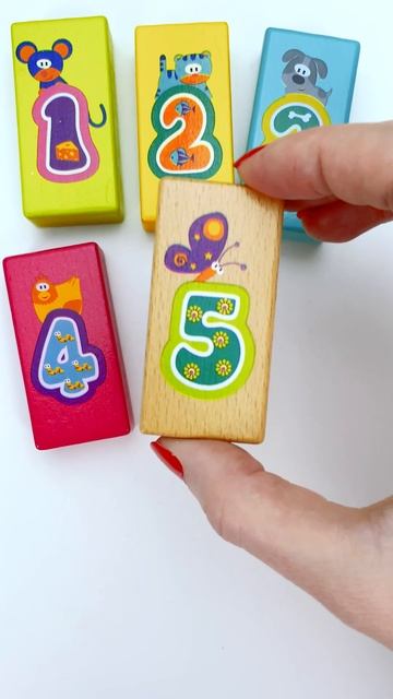 Цифры От 1 до 9 🔢 Яркие Кубики для Малышей 🎨 смотреть онлайн