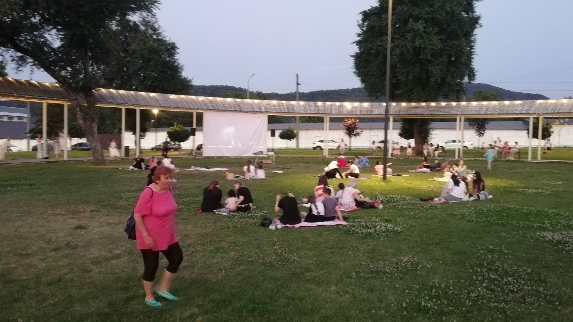 Нальчик. В самом центре курортной части Нальчика Долинск. Санаторий Голубые Ели, Горный Родник смотреть онлайн