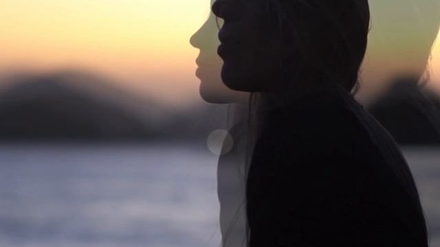 "Не плачь девчонка"
Подпишись и поставь Like :)