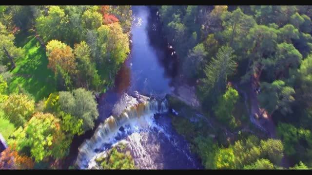 Полёт над водопадом и рекой Кейла / Ретровидео смотреть онлайн