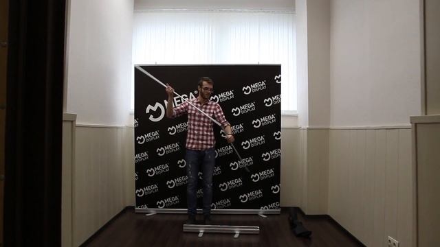 Сборка стенда Roll-Up mega s.mov смотреть онлайн