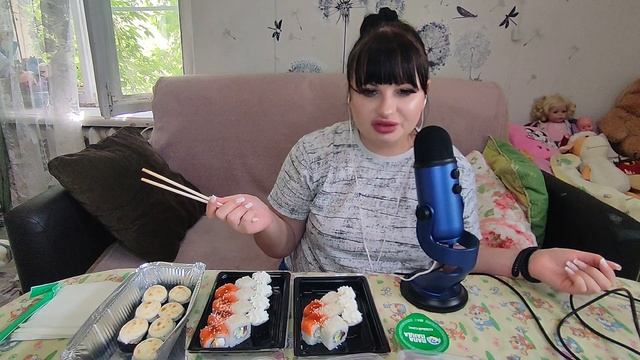 ASMR ИТИНГ РОЛЛОВ/БОЛТАЛКА