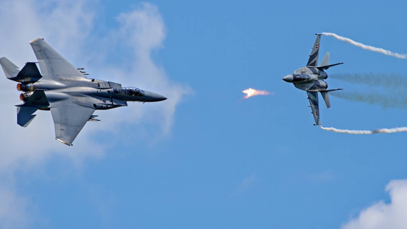 ВОЕНЭЛЕКТРОСИМ | DCS WORLD | МиГ-29 морской бой: 400 км туда, 300 км сюда смотреть онлайн