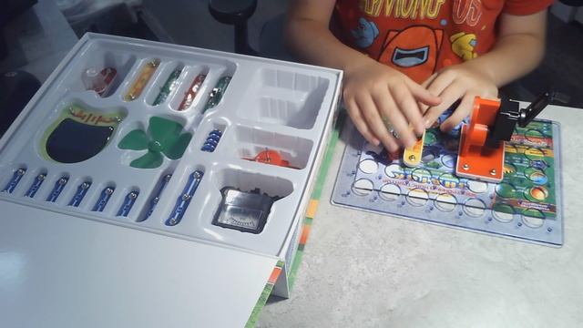 Обзор про конструктор "Знаток" Альтернативная энергия 50 проектов