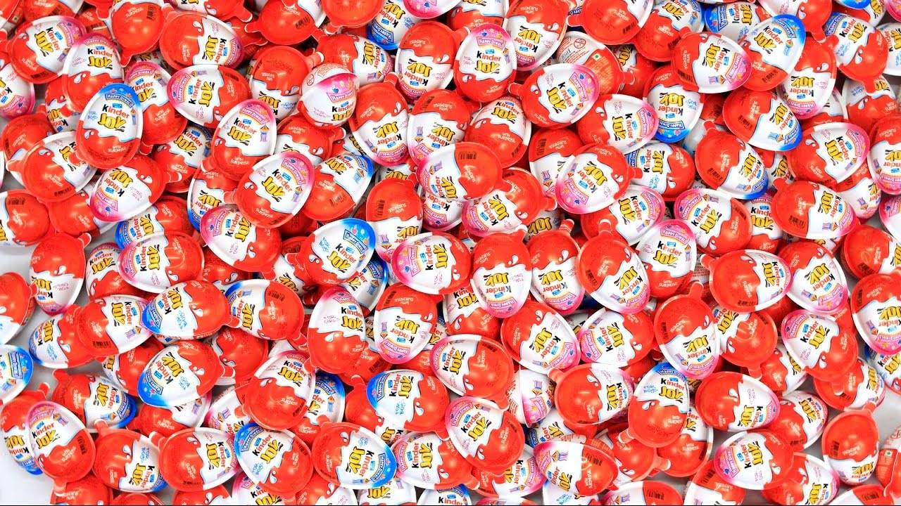 ОТКРЫВАЕМ ОГРОМНУЮ КУЧУ СЛАДОСТЕЙ . КИНДЕР ДЖОЙ СМАИЛ смотреть онлайн