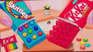 Мультики для детей про мини-выпечки. Батончики Скитлс и КитКат своими руками. Мультики для малышей.