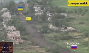 Танк ВС РФ против двух бронемашин ВСУ