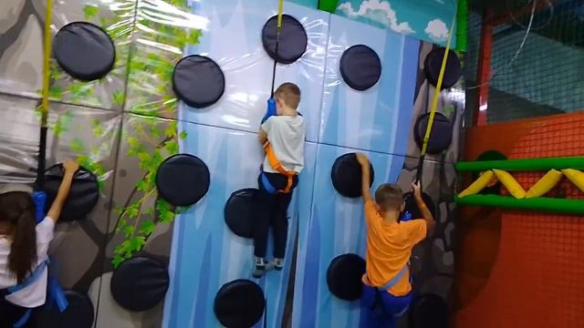 Джангл Джамп.