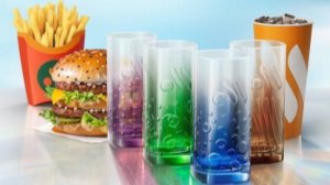 новый синий стакан от вкусно и точка 2025г