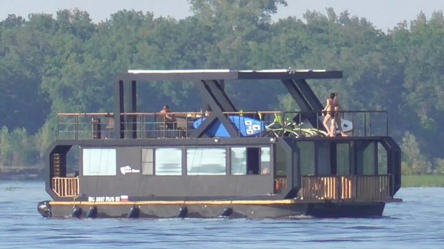 Плавучий дом