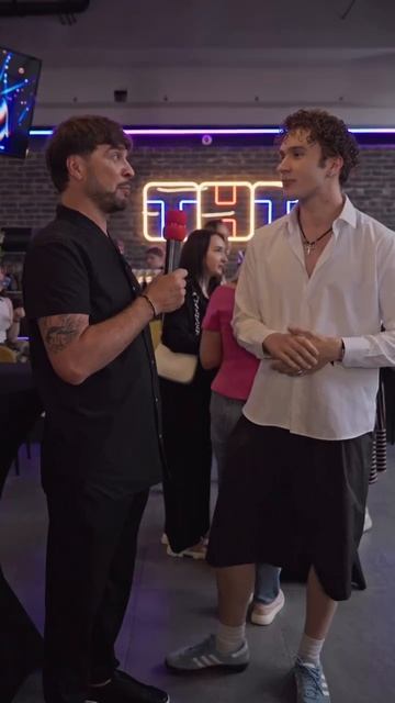 Дмитрий «Люсёк» Сорокин батлится со звёздами в знании хитов! смотреть онлайн