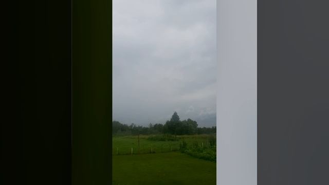 Дождливая середина июля.mp4 смотреть онлайн