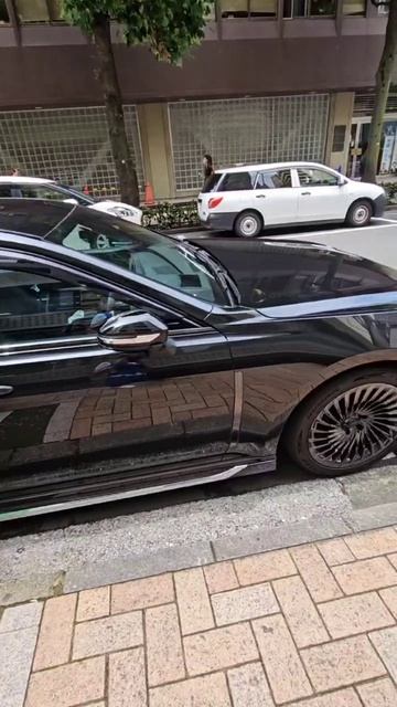 Новенький идеальный краун... смотреть онлайн