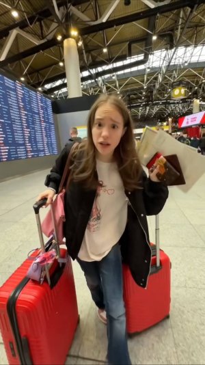 хорошо быть младшей 😒