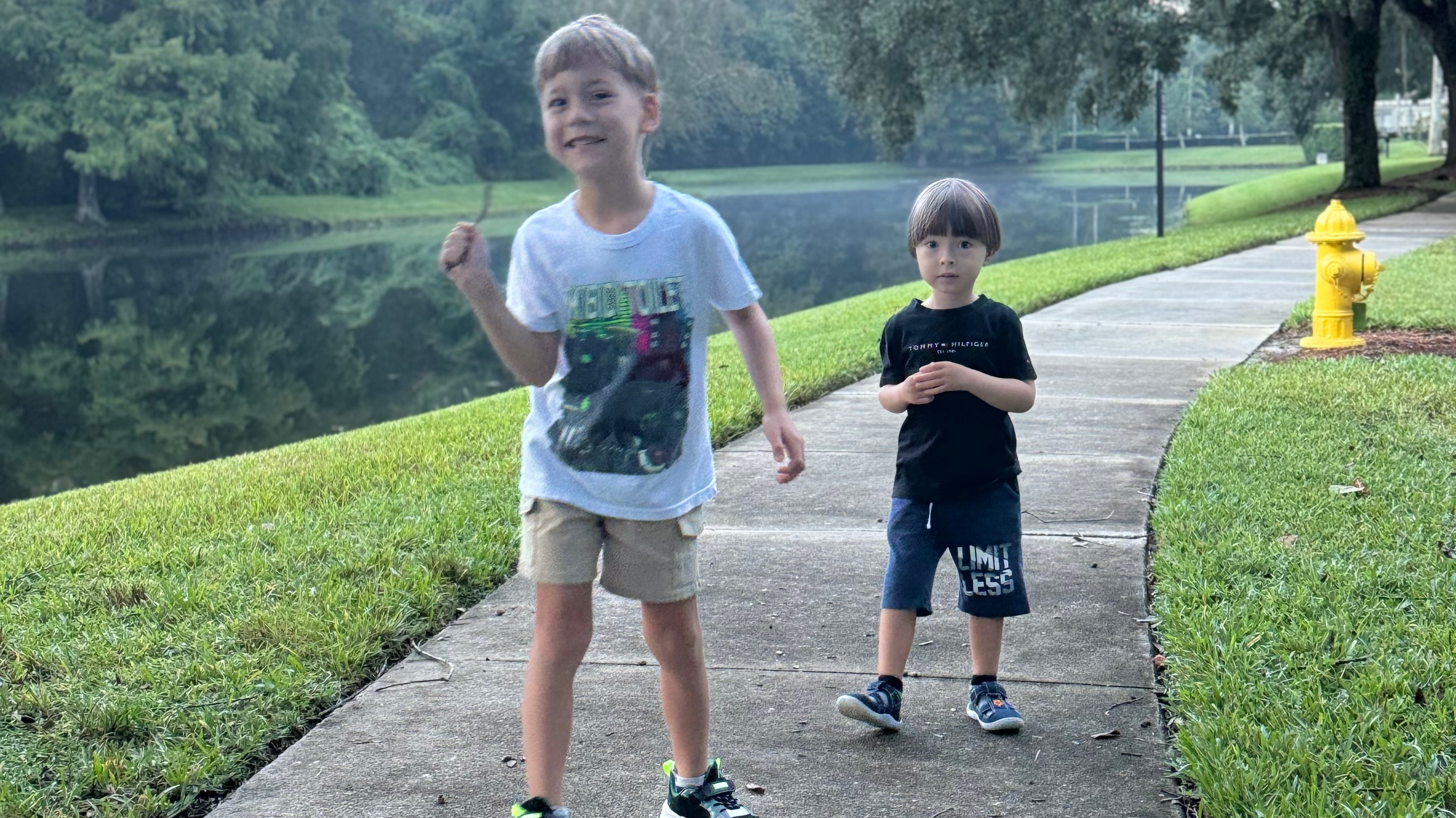 Первый Back To School. Уехал один в школу в 6 лет на автобусе.