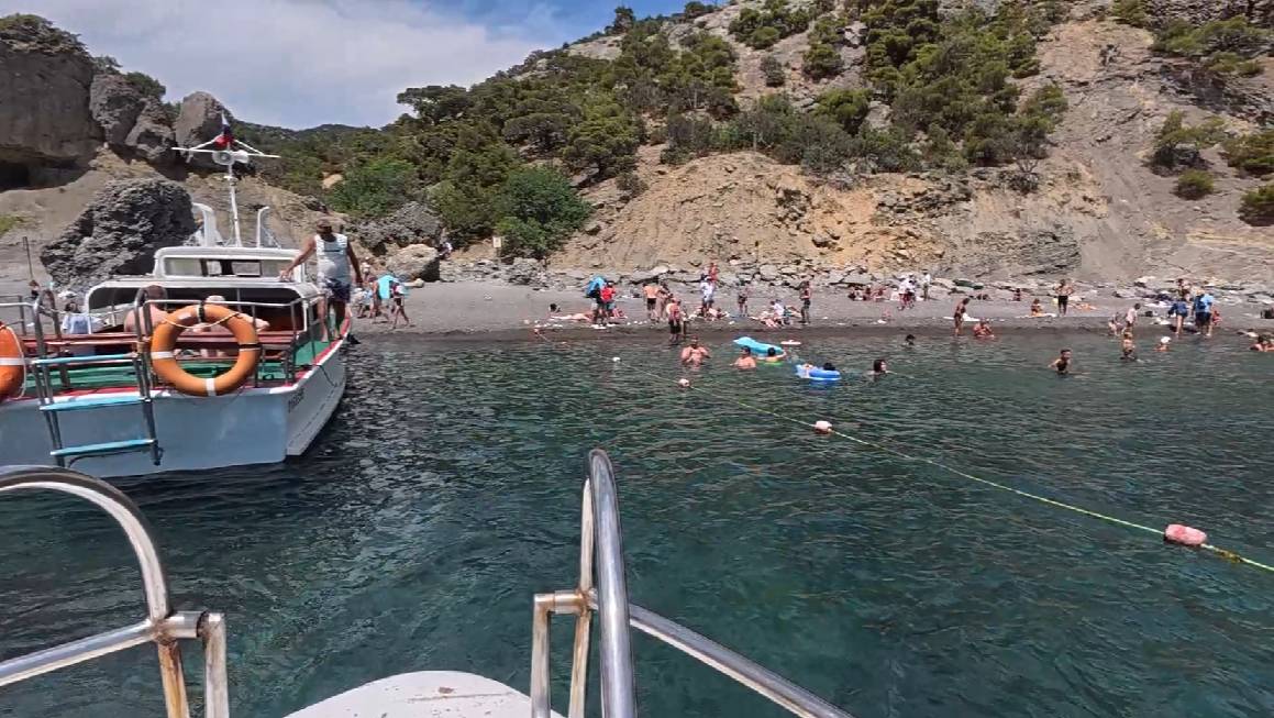 КРЫМ 2025 Массовое СУМАСШЕСТВИЕ! Люди отказываются отдыхать на ПУСТЫХ пляжах!Крым на Ладони ИЮЛЬ смотреть онлайн