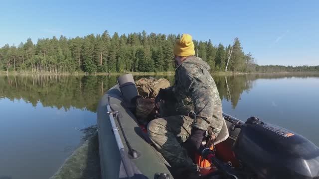 В ИЗБУШКУ ДЕДА С НОЧЁВКОЙ. РЫБАЛКА НА ЛЕСНОМ ОЗЕРЕ. РЫБАЛКА НА УДОЧКУ. ИЗБА ДЕДУШКИ НА ДИКОМ ОСТРОВЕ смотреть онлайн