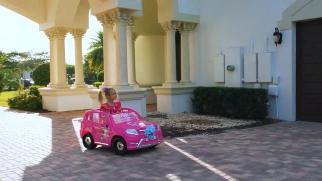 Большая пицца в машине! Веселое шоу для детей смотреть онлайн